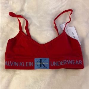 CALVIN KLEIN BRA TOP